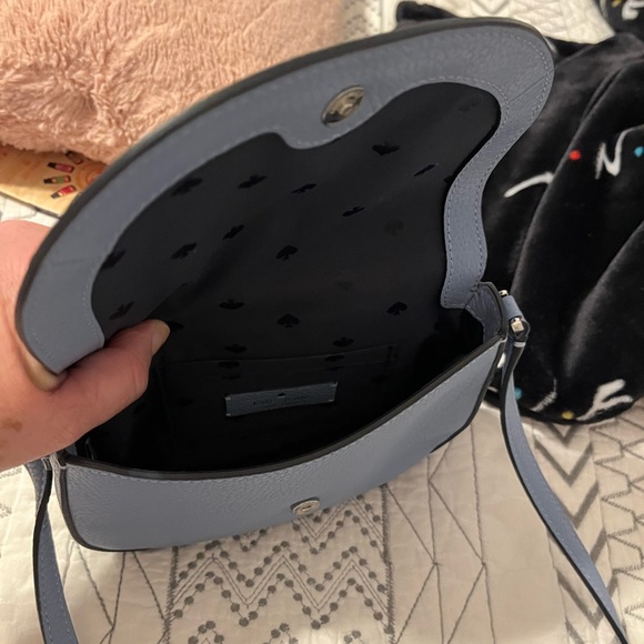 Kate Spade crossbody. Only used it once. It was a little too small for me. - Picture 4 of 6